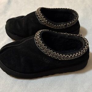 UGG Tasman size 6